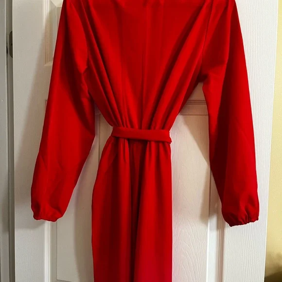 Elegant Red Button-Up Jumpsuit New w/o Tags - Picture 5 of 9